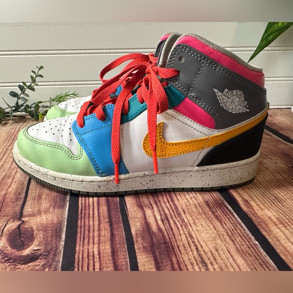 Air Jordan 1 Mid SE Multicolor